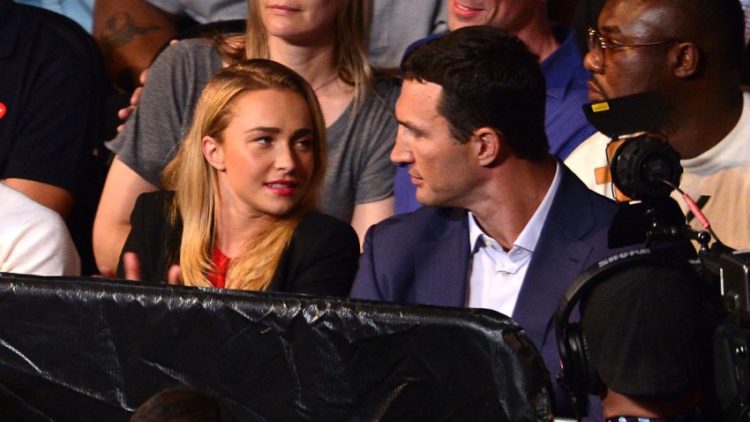 NEW YORK, NY - JUNE 22:  Hayden Panettiere and Wladimir Klitschko attend Paulie Malignaggi vs Adrien Broner boxing match at Barclays Center on June 22, 2013 in the Brooklyn borough of New York City.  (Photo by James Devaney/WireImage)