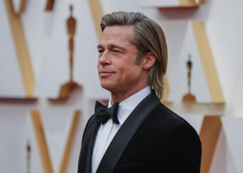 epa08207709 Brad Pitt arrives for the 92nd annual Academy Awards ceremony at the Dolby Theatre in Hollywood, California, USA, 09 February 2020. The Oscars are presented for outstanding individual or collective efforts in filmmaking in 24 categories.  EPA-EFE/DAVID SWANSON